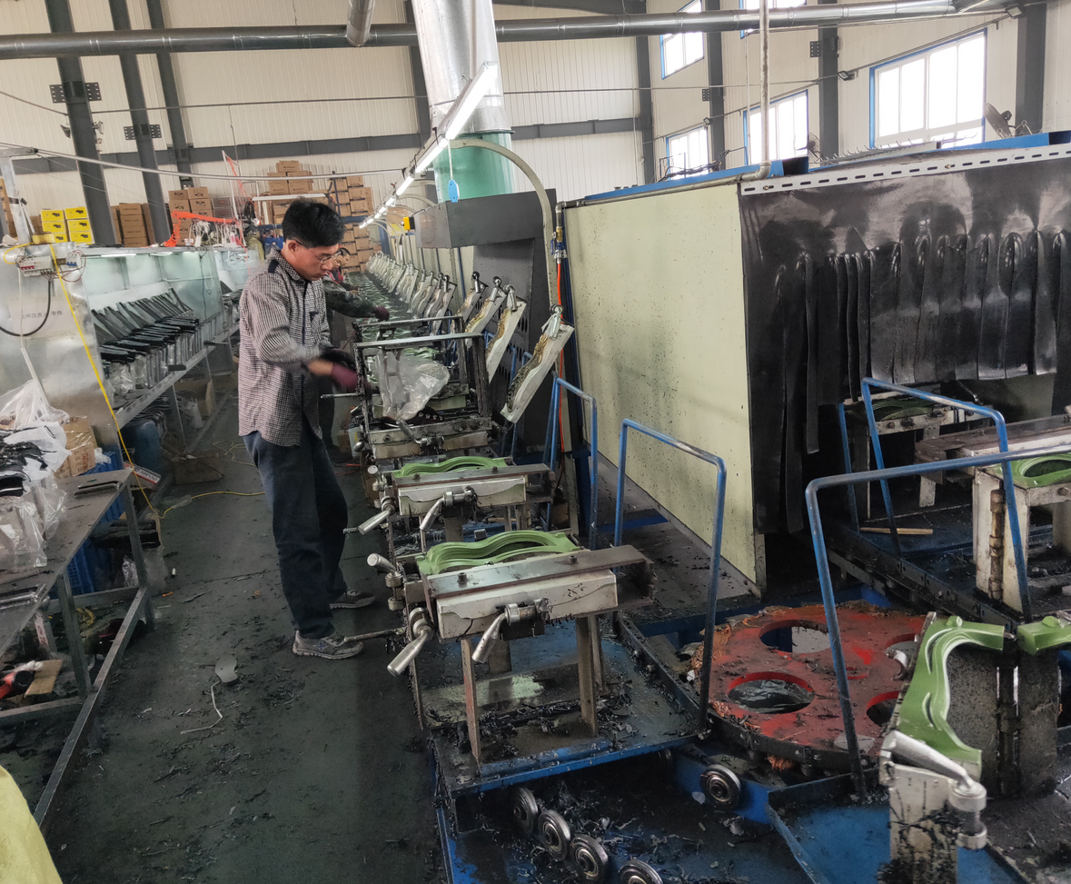 Guanghe Safety Footwear Barefoot Shoe Lasting and Assembly Line