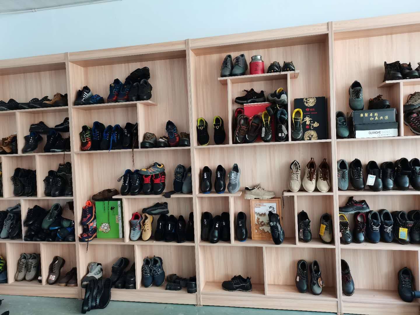 Guanghe Safety Footwear 370+ Barefoot Sample Showroom